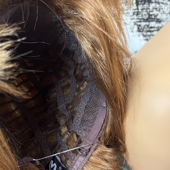 Caramel Bob is a beautiful wig for every day use , is made with real human hair - Picture 4 of 7